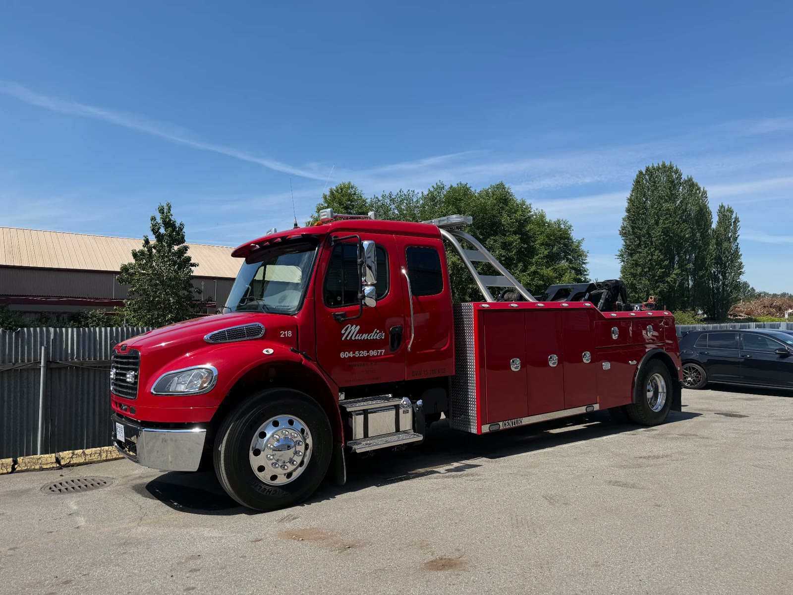 Red Mundie's tow truck after a full fleet detail